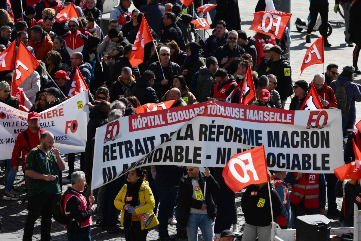 Huitième jour de manifestations et grèves contre une réforme des retraites