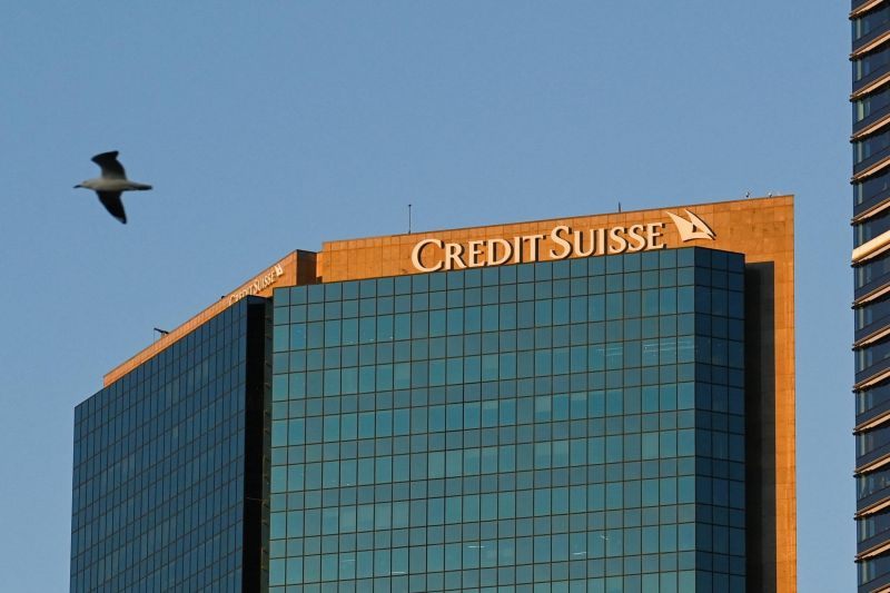 La chute de l'action Credit Suisse s'accélère, -11% en milieu de séance