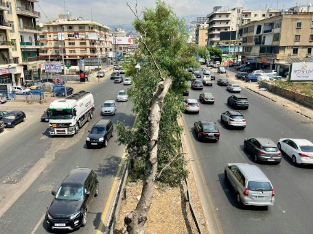 Seven vehicles in crash on Lahoud highway in Beirut