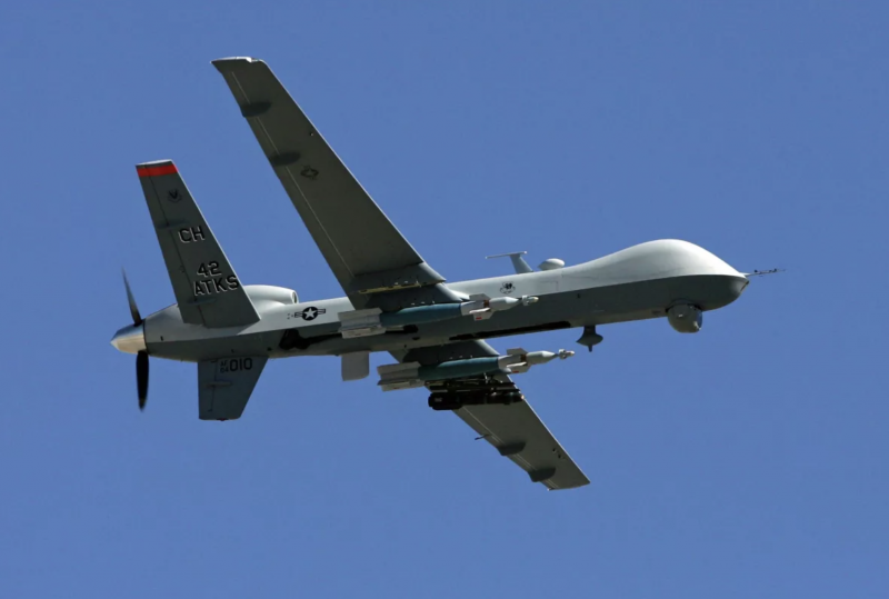 Dangereux incident en mer Noire: un avion russe fait tomber un drone américain