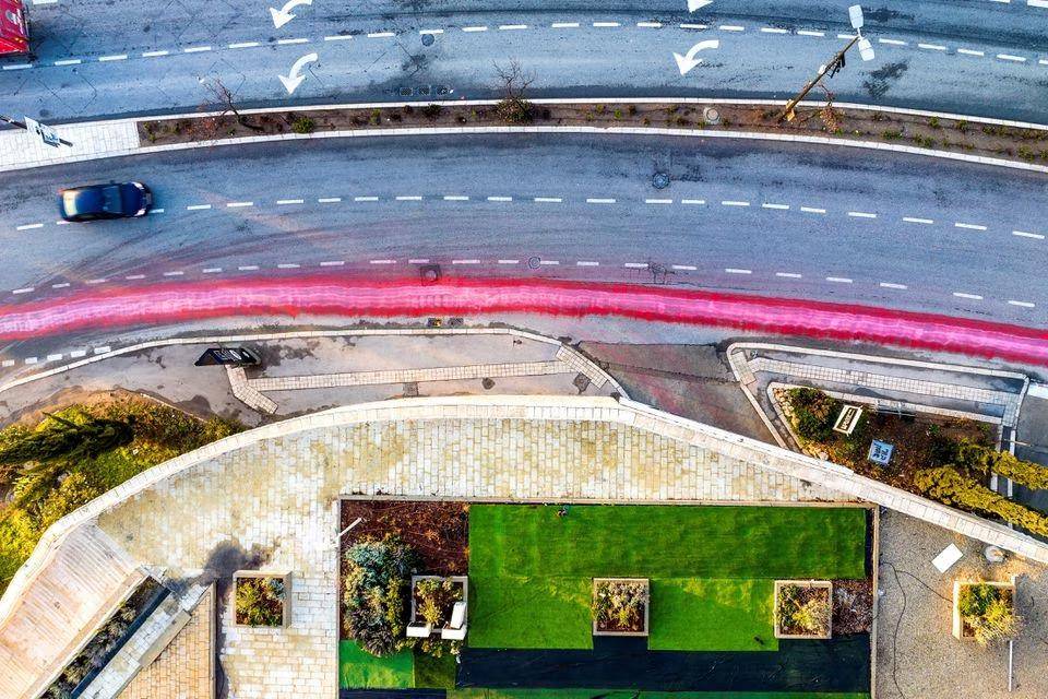 Israeli protesters paint 'red line' leading to Supreme Court after Netanyahu spurns compromise