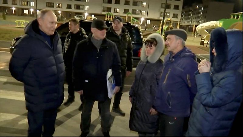Poutine s’est rendu à Marioupol dévastée, sa première visite en zone occupée