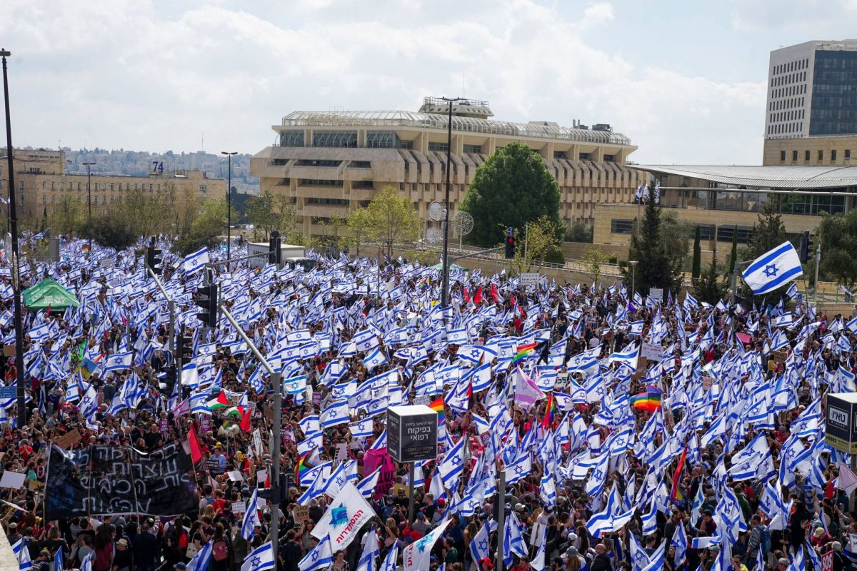 Comment les Palestiniens regardent-ils la crise politique en Israël ?