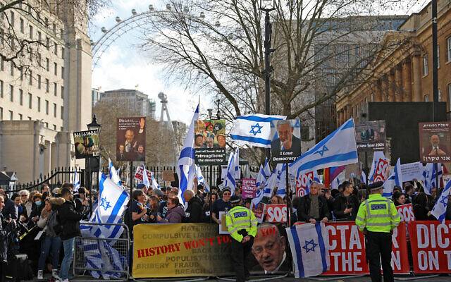 Israel's Netanyahu met by protests on London visit
