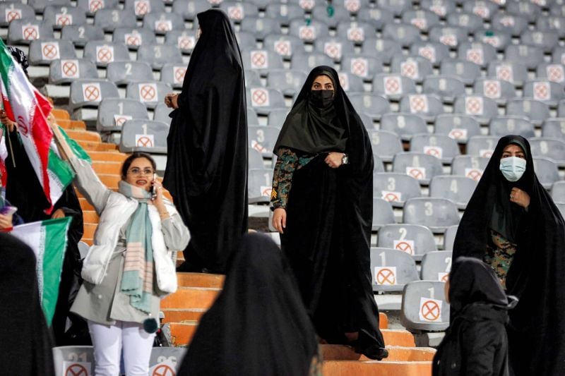 Les Iraniennes autorisées dans un stade pour suivre un match contre la Russie