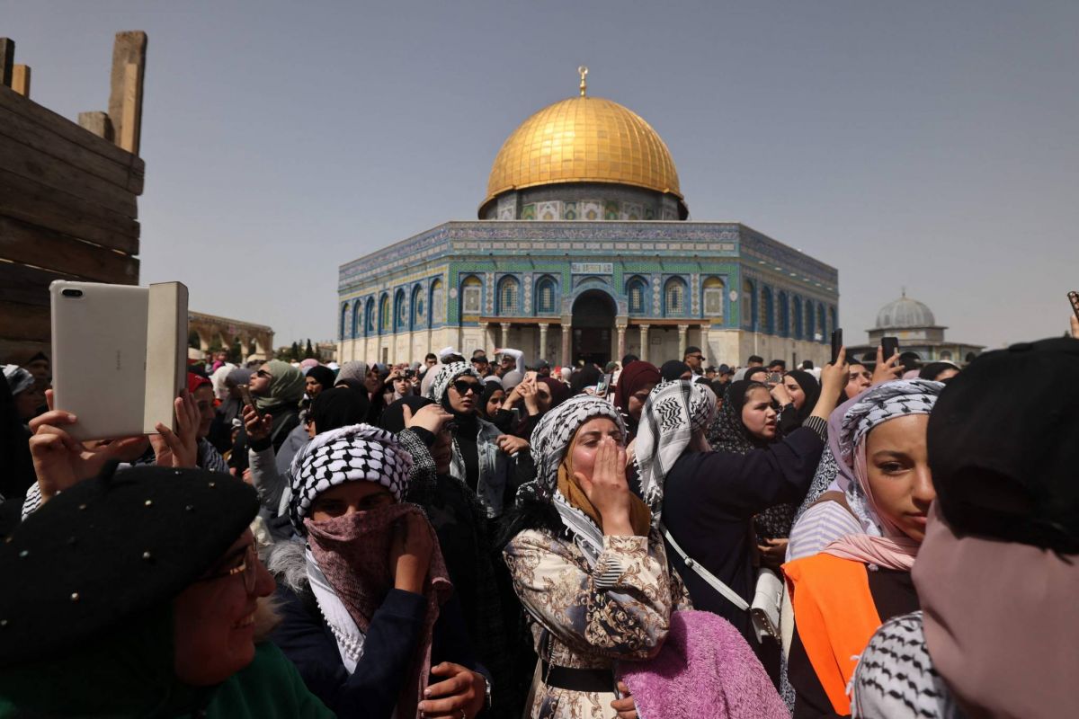 À Jérusalem, l'esplanade des Mosquées comble pour le premier vendredi du ramadan À Jérusalem, l'esplanade des Mosquées comble pour le premier vendredi du ramadan