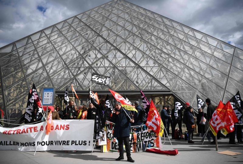 Le gouvernement français tente de désamorcer la contestation