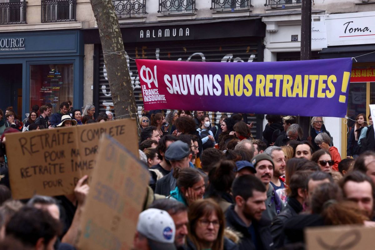 Premières violences dans les manifestations, dialogue dans l'impasse