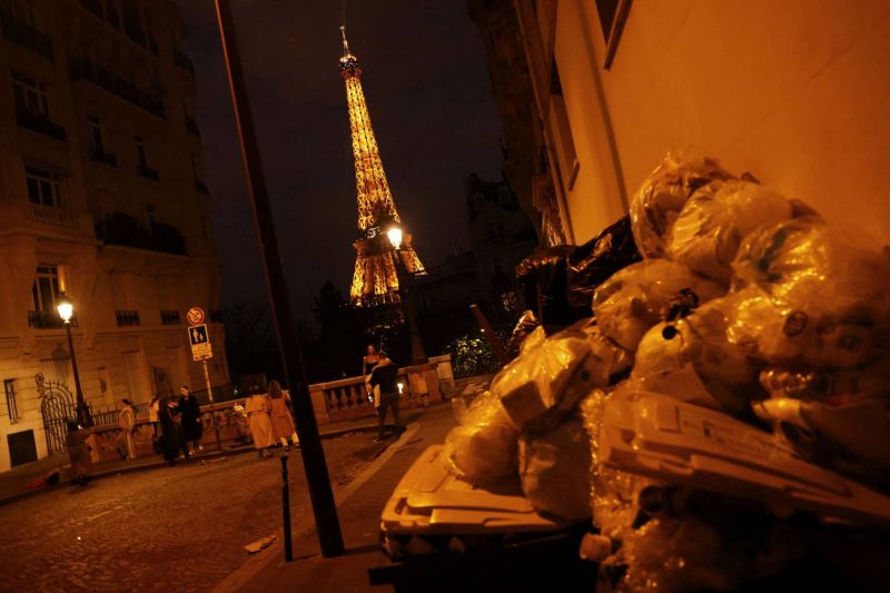 Tonnes de déchets non ramassés à Paris : grève suspendue à partir de mercredi