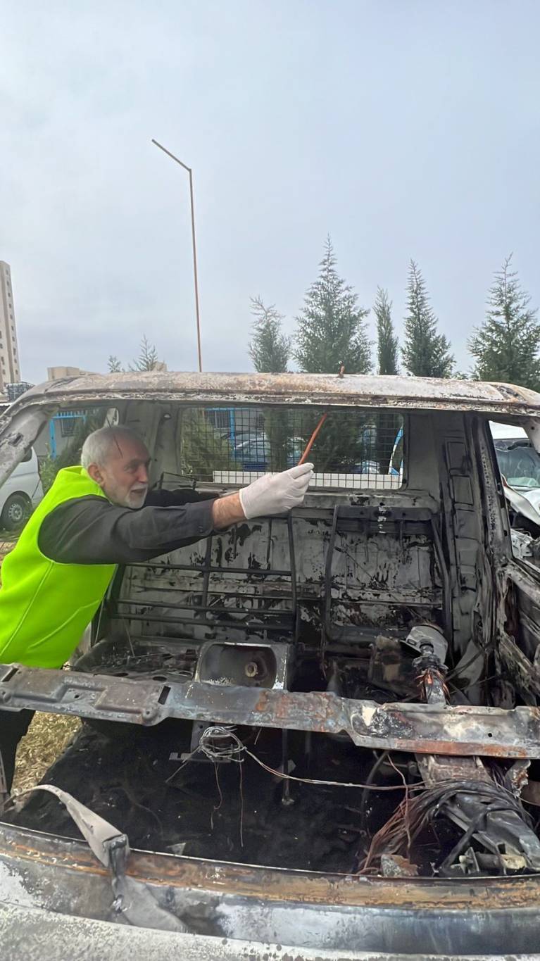 Un homme retrouvé brûlé dans sa voiture à Tripoli