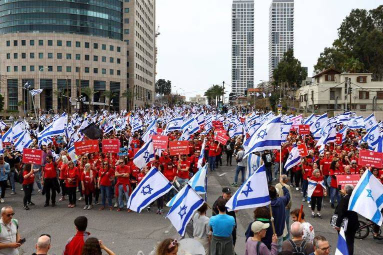 Thousands of Israelis block streets in protest of judicial overhaul