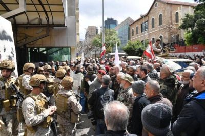 Army retirees protest by the hundreds in Beirut, demanding higher pensions