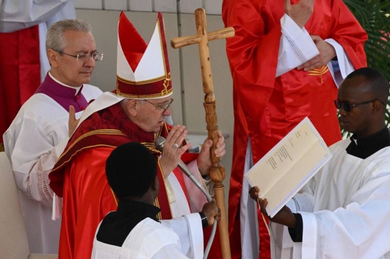 Le pape remercie les fidèles pour leurs prières pendant sa maladie