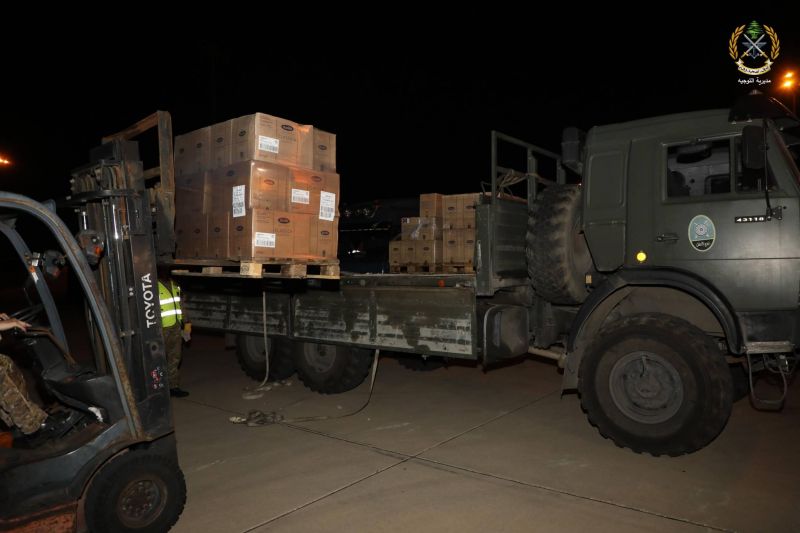 Lebanese Army recieves 6 tons of food aid from Italy