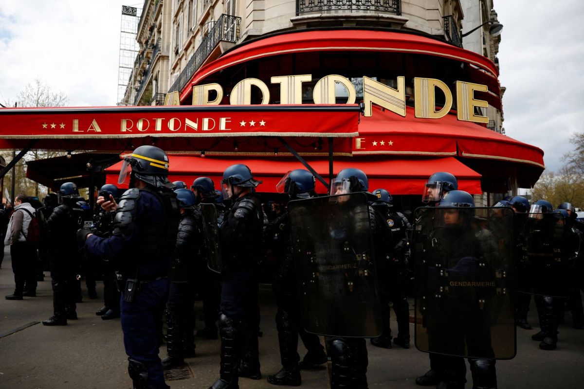 Retraites : 380.000 manifestants selon les autorités, plus d'1,5 million pour le syndicat CGT