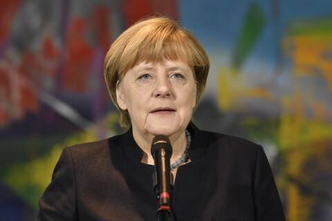 Merkel va recevoir la plus haute distinction allemande malgré un bilan critiqué