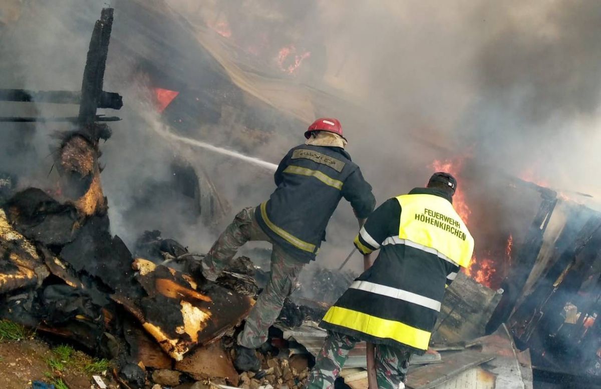 Fire brought under control at Souk al-Ahad in Tripoli, material damage Fire brought under control at Souk al-Ahad in Tripoli, material damage