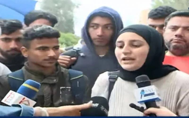 Public high school students protest for cancellation of exams amid teachers' strike