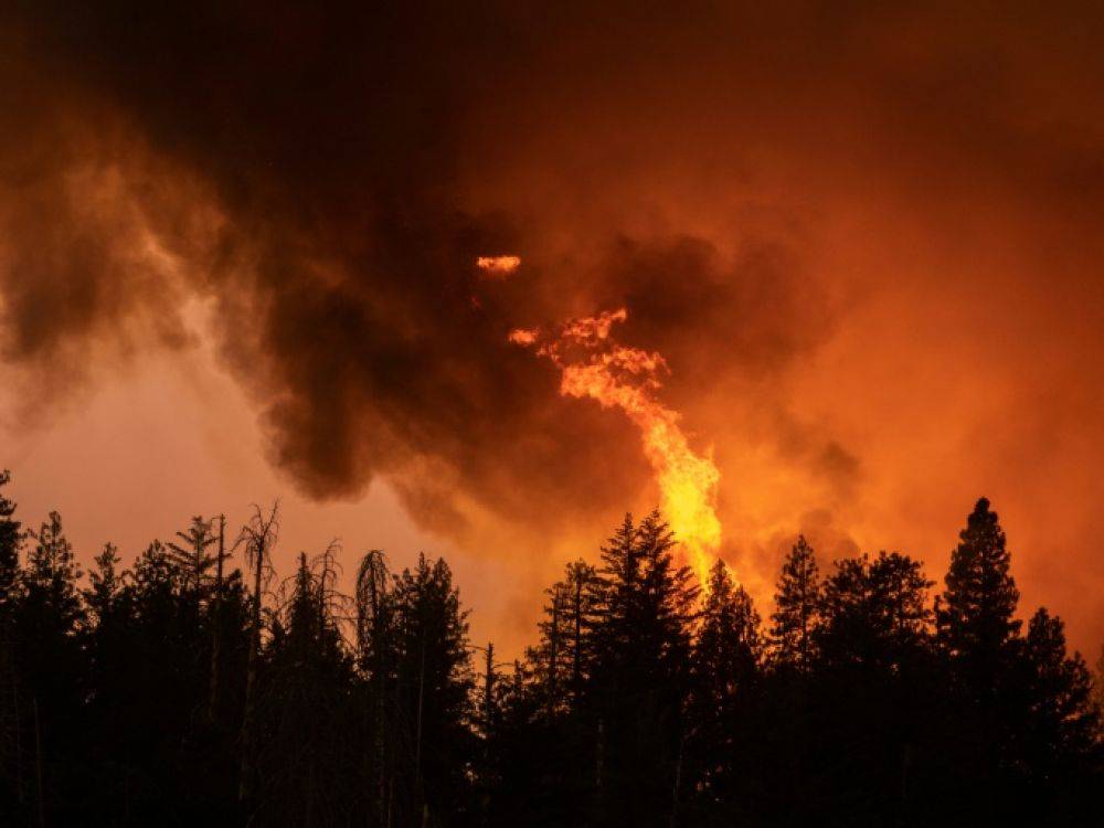 Des milliers d'Américains évacués après un incendie dans un ancien site industriel