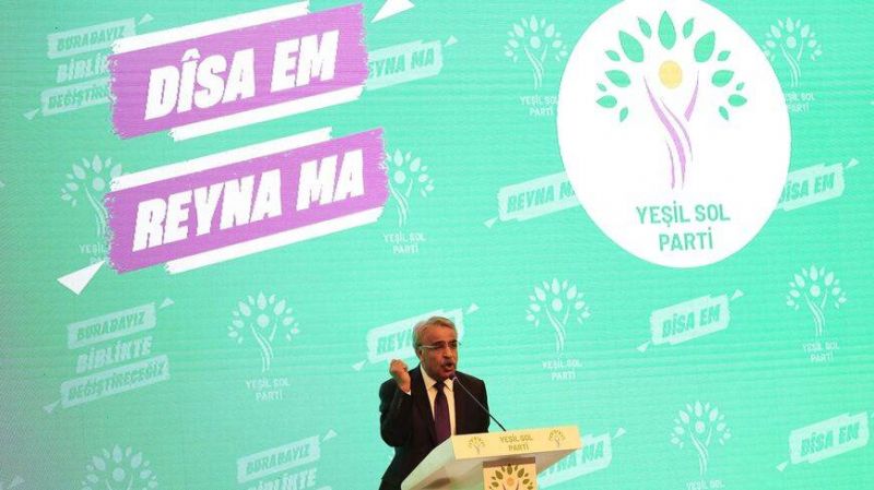 Menacé d’interdiction, le parti HDP prokurde change de couleur