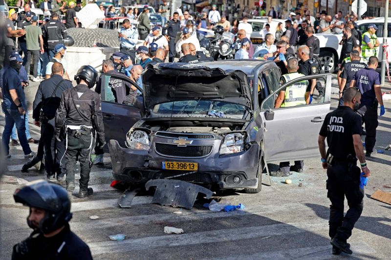 Cinq blessés par une voiture, Netanyahu parle d'