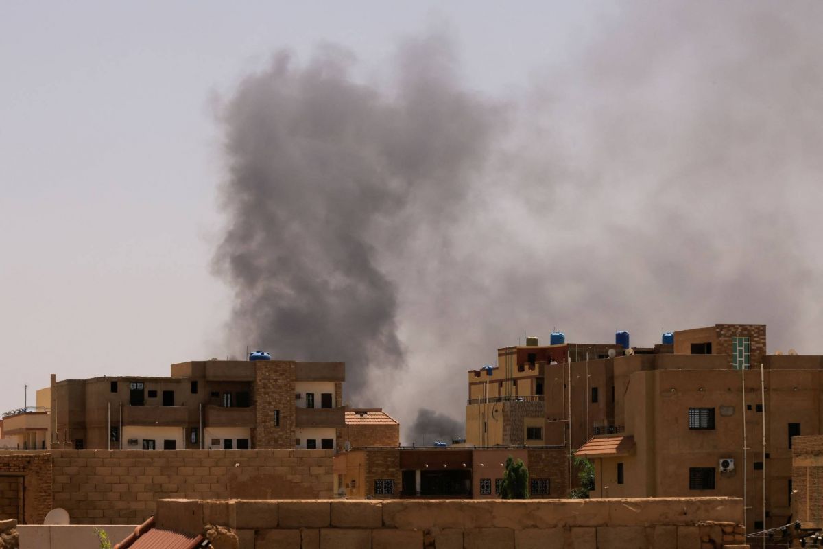 Lebanese in Sudan told they may evacuate via Egypt 'at their own risk' Lebanese in Sudan told they may evacuate via Egypt 'at their own risk'