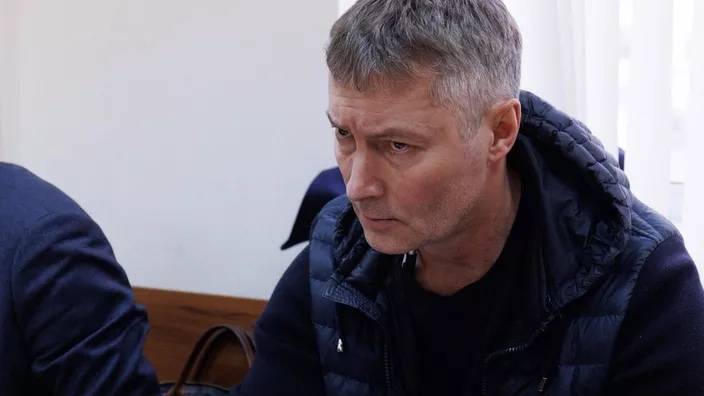 Début du procès de l'opposant Roïzman, qui plaide non coupable