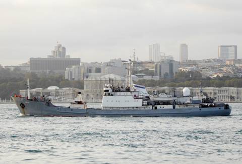 Des navires espions russes suspectés de préparer des sabotages en Europe du Nord