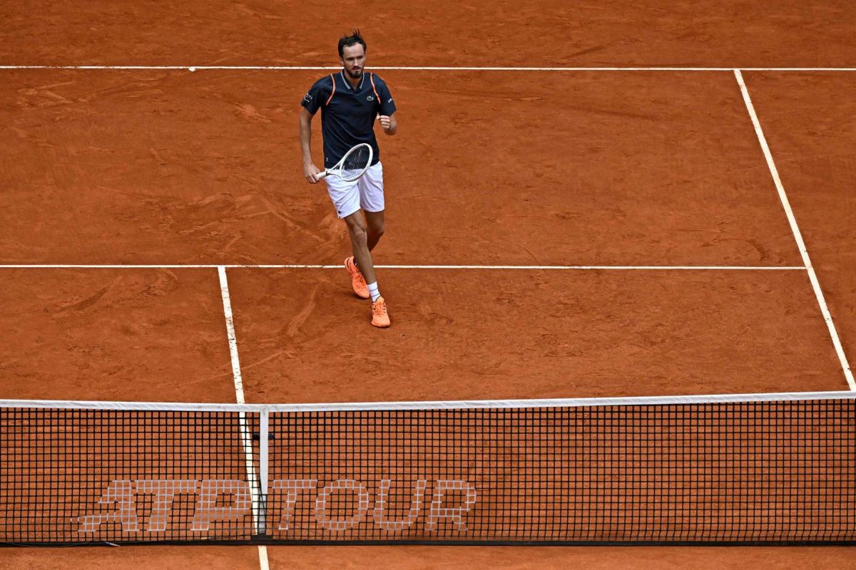 Medvedev et Tsitsipas continuent à Madrid