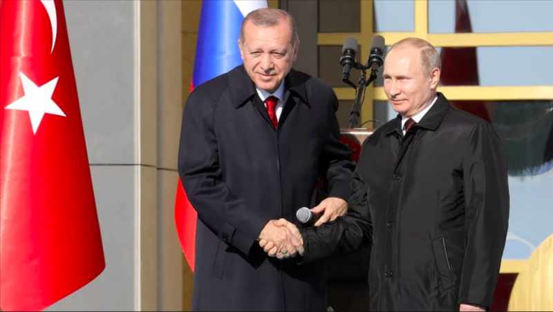 Poutine affiche son penchant pour Erdogan avant les élections turques