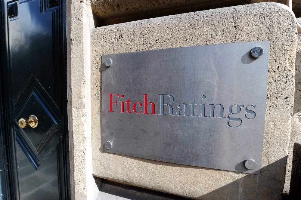 La France s'engage à continuer les réformes après la baisse de sa note par Fitch