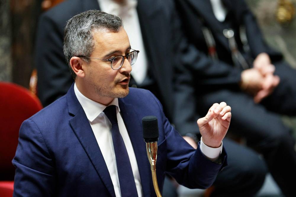 Après une polémique, le gouvernement promet d'interdire les manifestations d'ultradroite