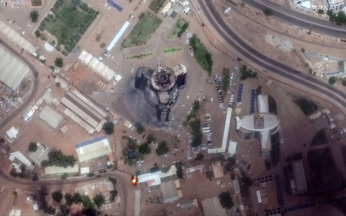 Explosions à Khartoum, blocage persistant sur l'ouverture de couloirs humanitaires