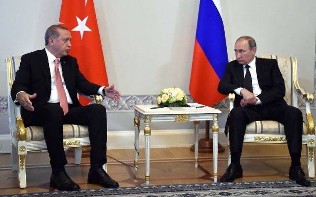 Le Kremlin rejette 