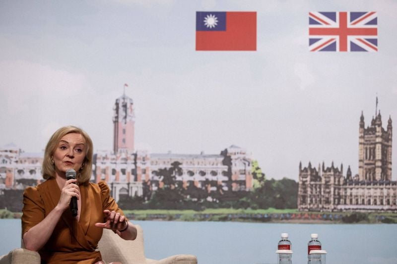 La Britannique Liz Truss demande plus de fermeté envers Pékin