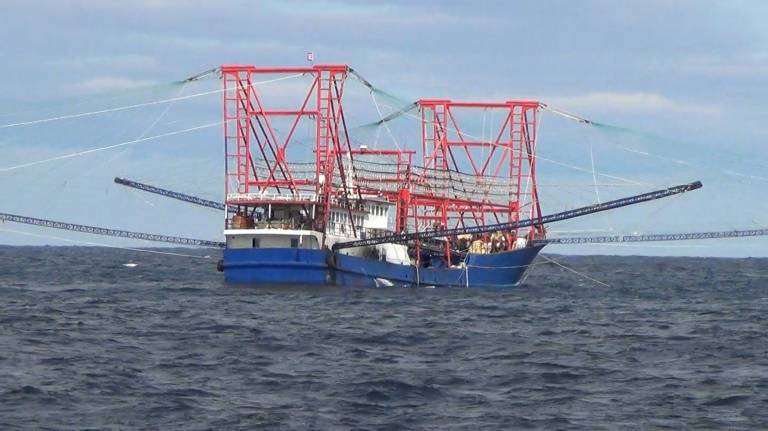 Un navire de pêche chavire dans l'océan Indien, 39 personnes portées disparues