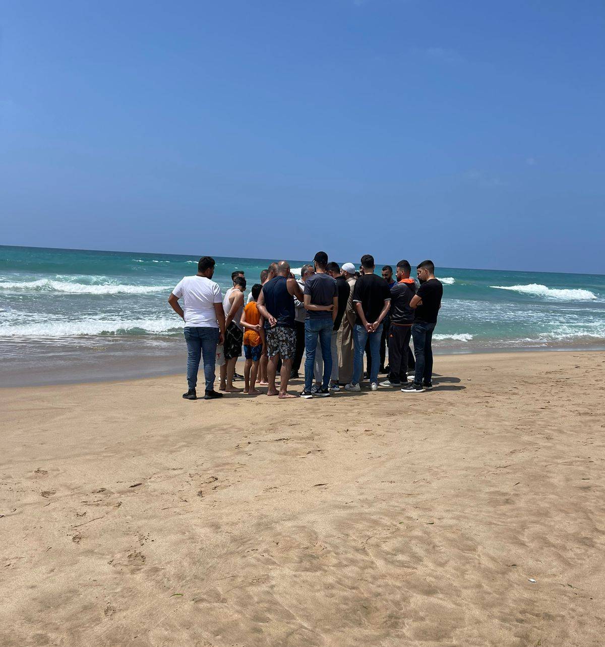Deux couples abusivement évincés de la plage publique de Saïda pour « indécence »