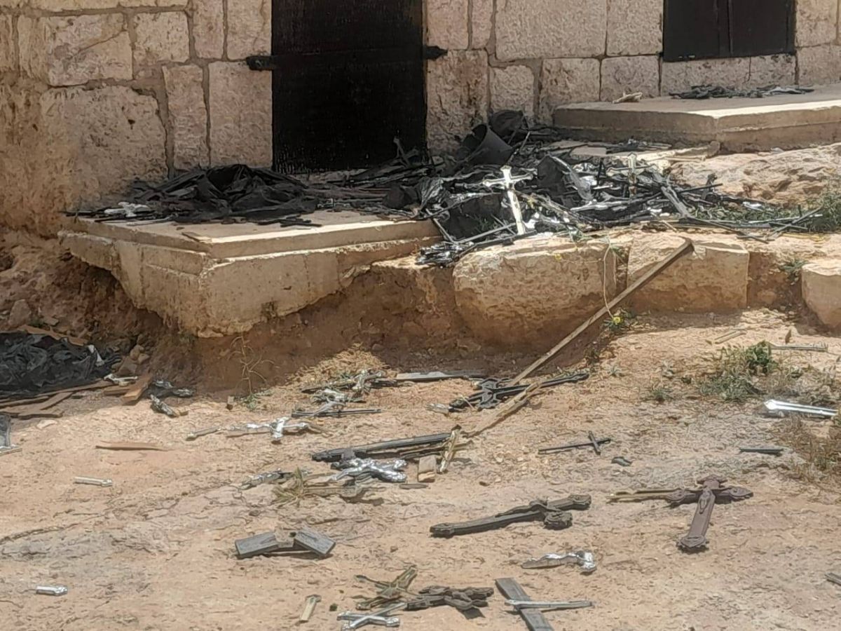 Un cimetière chrétien vandalisé à Deir el-Ahmar