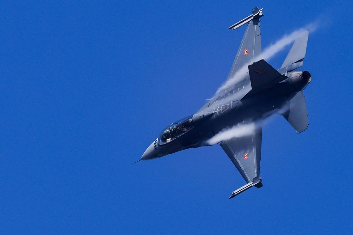 La Pologne a commencé à former des pilotes ukrainiens sur F16