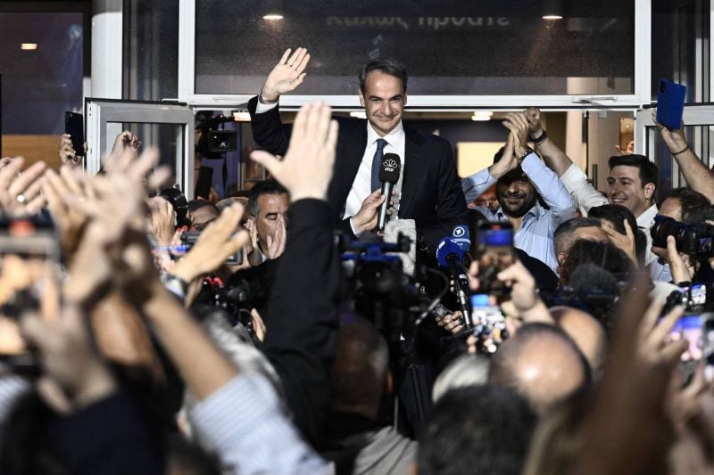 Fort de sa victoire, Mitsotakis appelle à de nouvelles élections