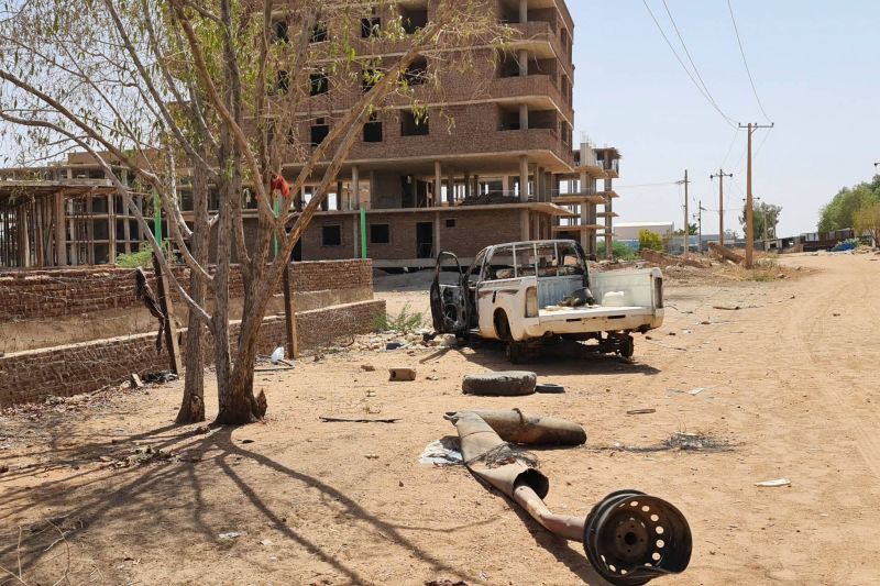 Des combats à Khartoum et toujours pas de couloir pour l'aide humanitaire