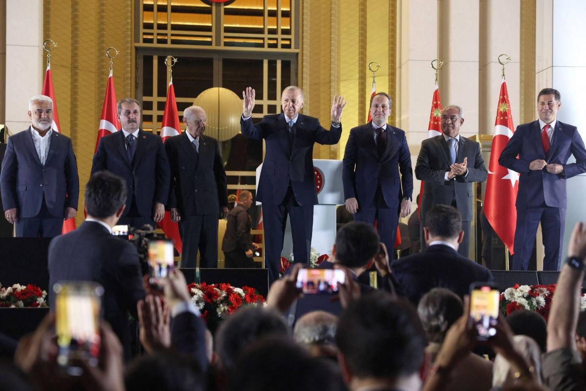 Erdogan retrouve une Turquie profondément clivée Erdogan retrouve une Turquie profondément clivée