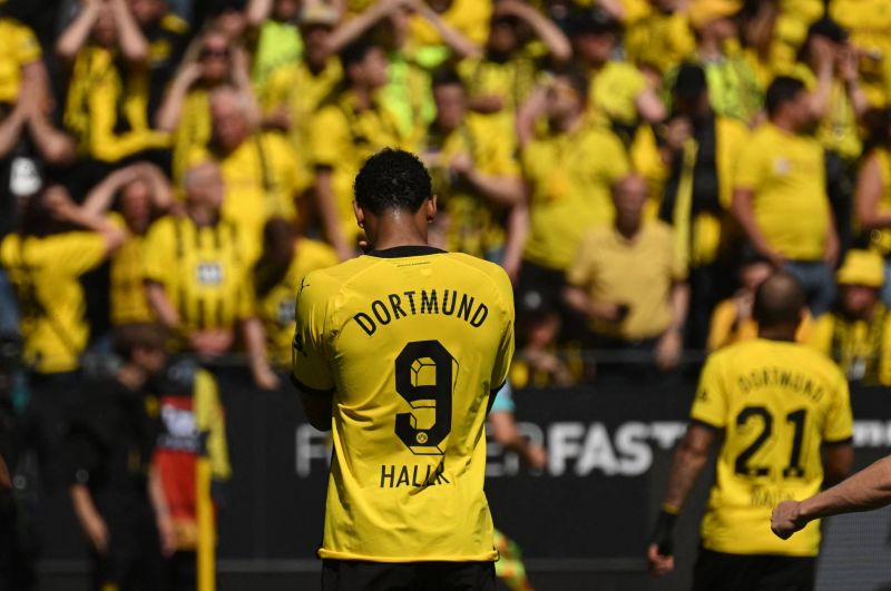 Dortmund laisse filer le titre dans les bras du Bayern