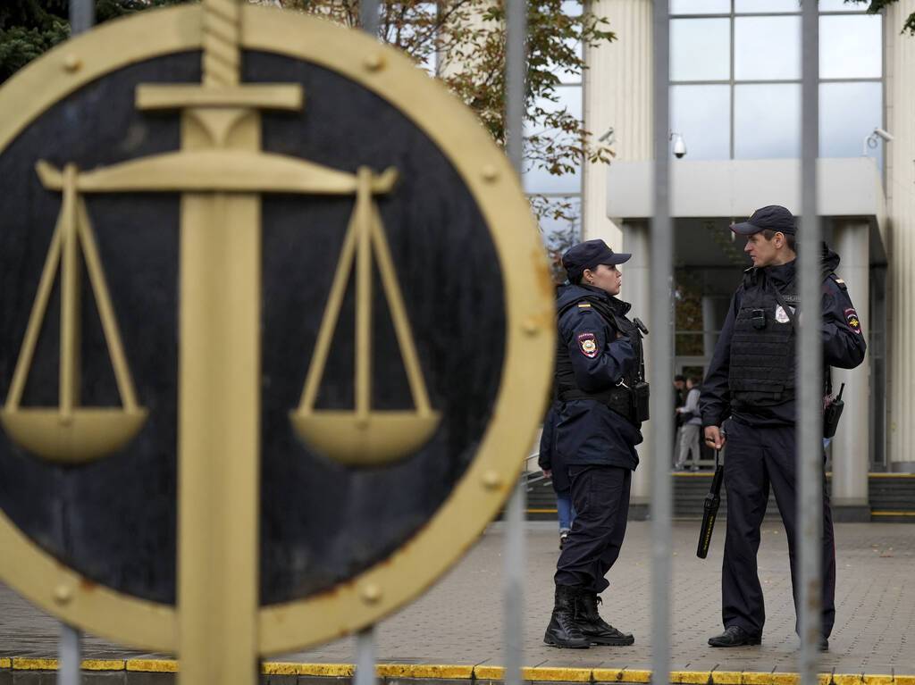 Cinq étrangers jugés en Russie à partir du 31 mai pour avoir combattu pour l'Ukraine