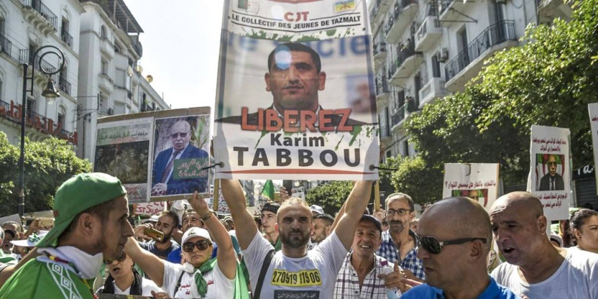 L'opposant Karim Tabbou remis en liberté, sous contrôle judiciaire L'opposant Karim Tabbou remis en liberté, sous contrôle judiciaire