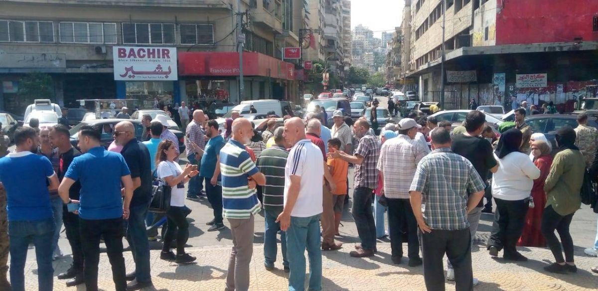 Des militaires à la retraite manifestent à Tripoli