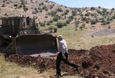 Lebanese farmer defies Israeli bulldozer along the border: Protest scheduled Friday