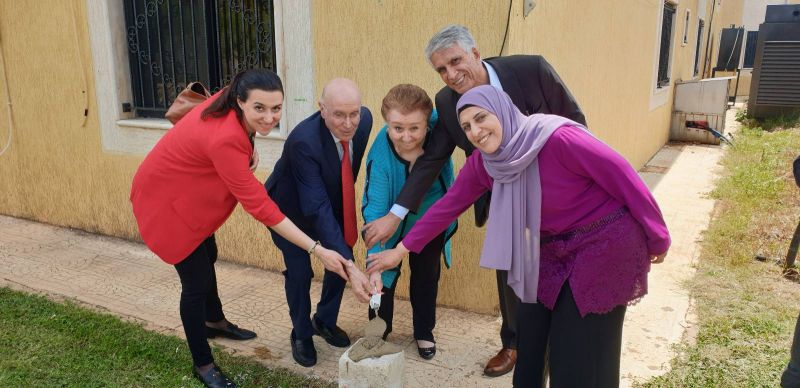 Amel International pose la première pierre de l’école d’infirmières Rabiha Eidi, à Machghara