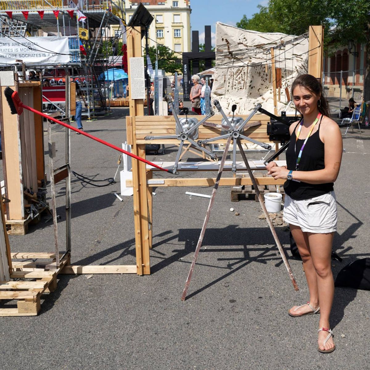 Mara Ingea et son puzzle libanais fait de poésie et d’absurdité Mara Ingea et son puzzle libanais fait de poésie et d’absurdité