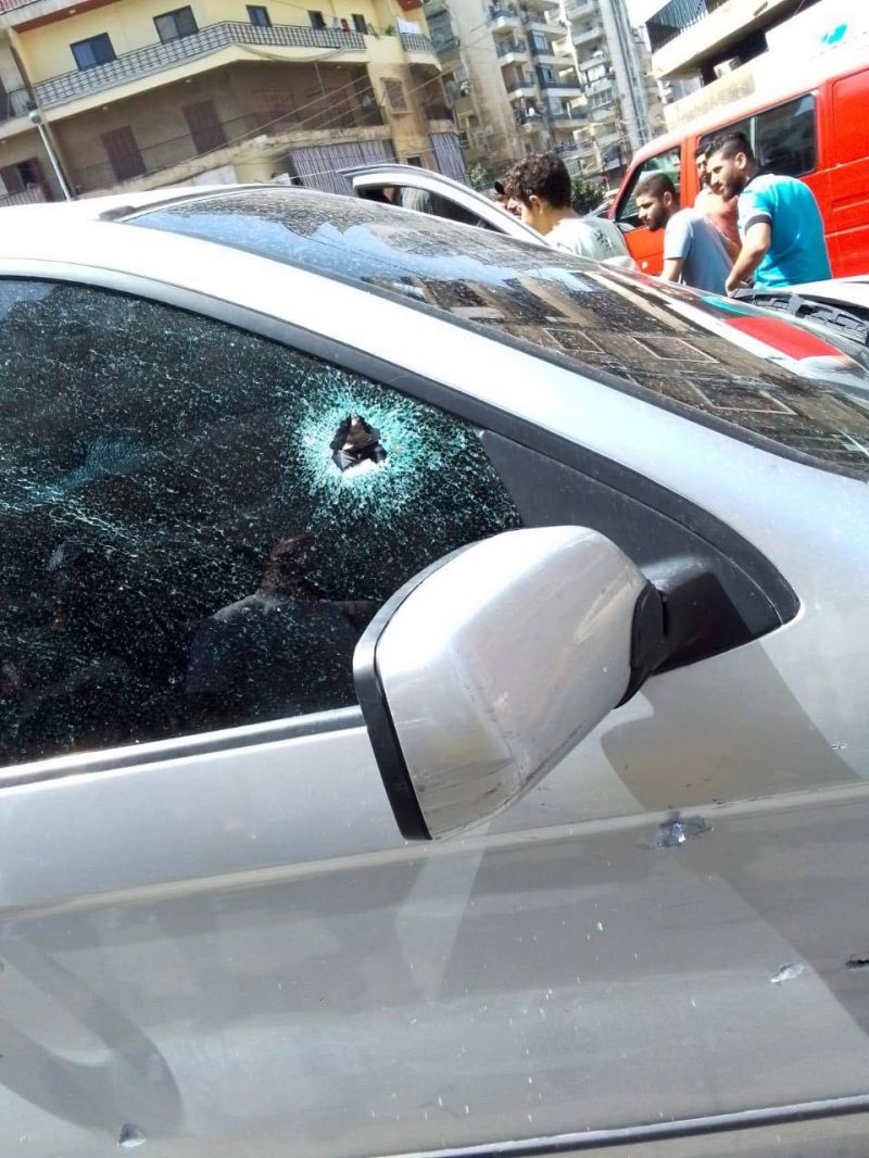 Des motards à Tripoli ouvrent le feu contre un automobiliste, blessé et dans un état grave